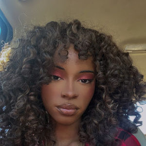 Meet your Posher, Arianna